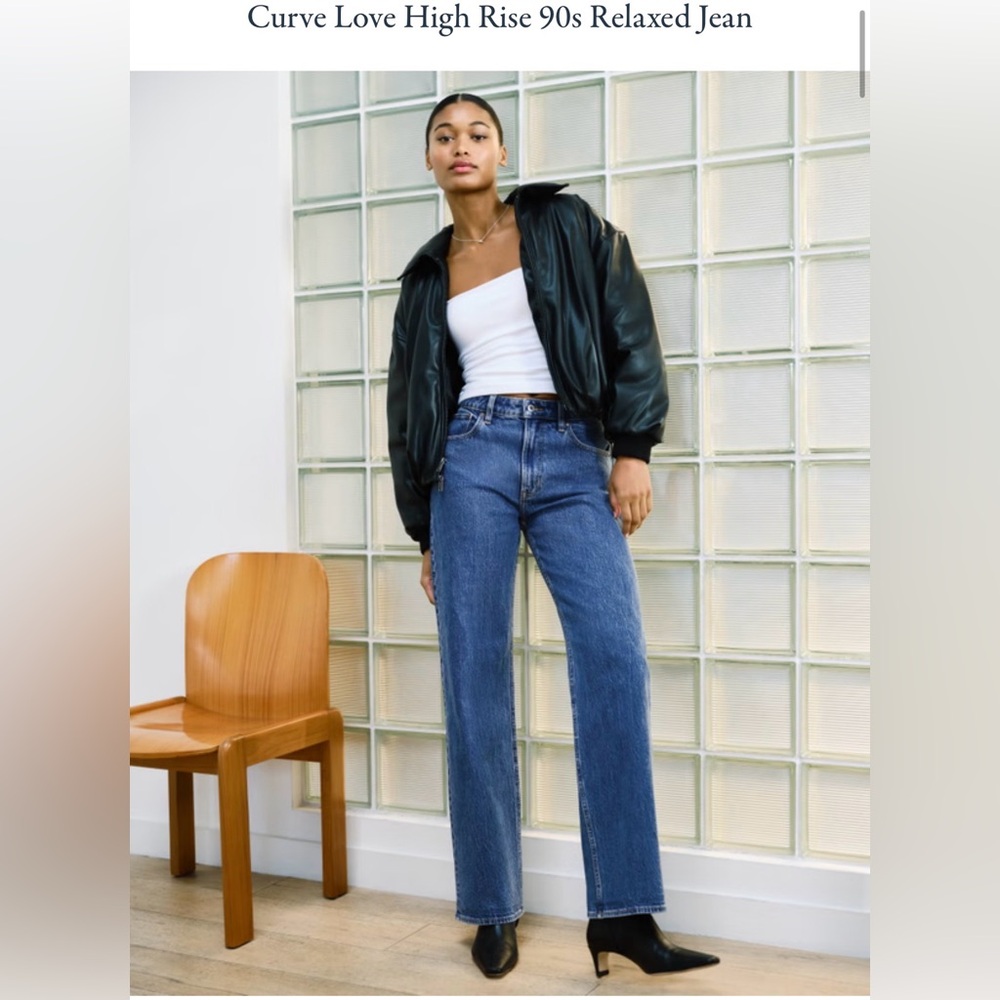 Curve Love High Rise 90s Relax Jean Abercrombie and Fitch